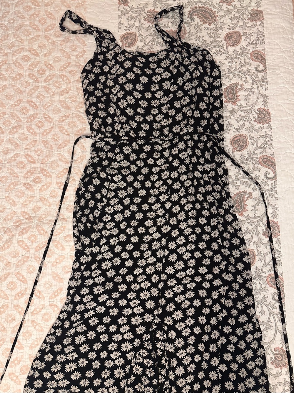 American Eagle Outfitters Black Daisy Print Maxi Dress